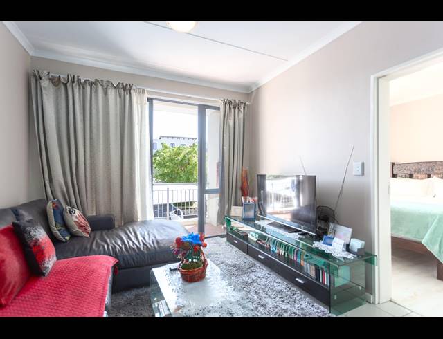 2 BEDROOM APARTMENT SOLD IN BURGUNDY ESTATE
